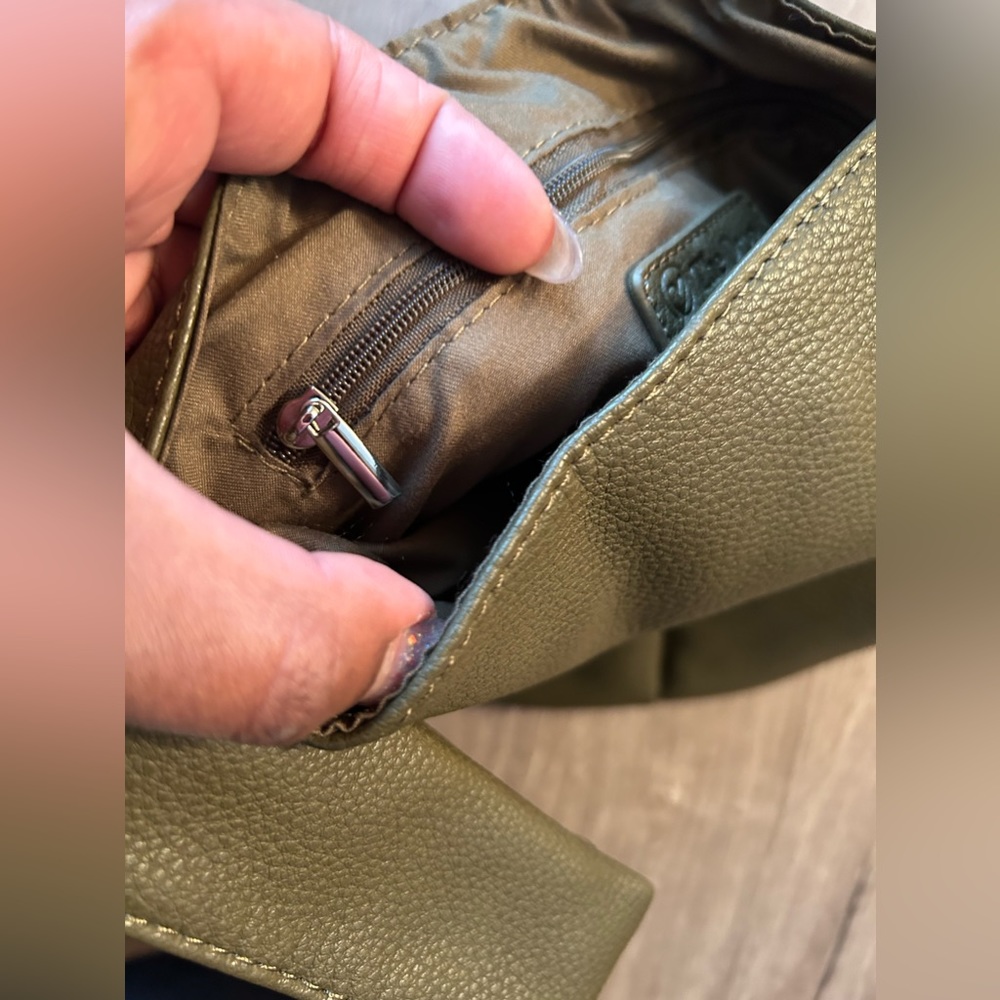The Drop Women’s “Avalon” Small Tote bag in olive - Picture 6 of 9